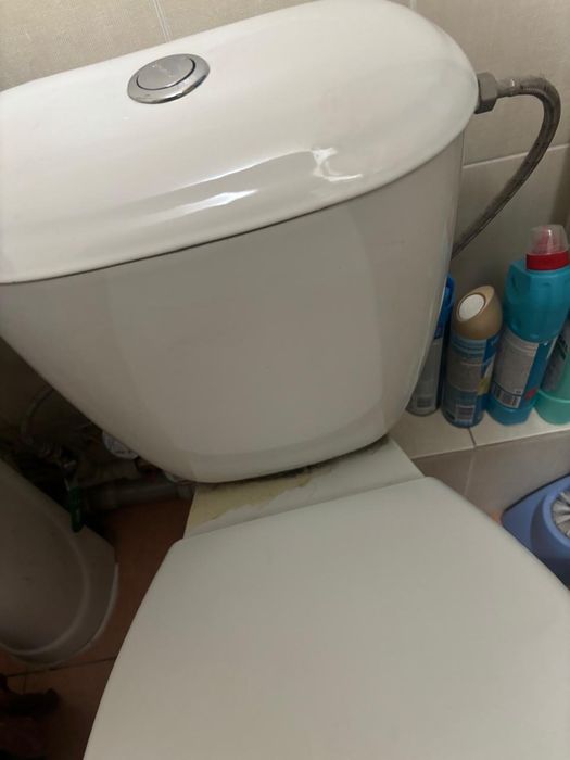 Туалет б/у в отличном состояние