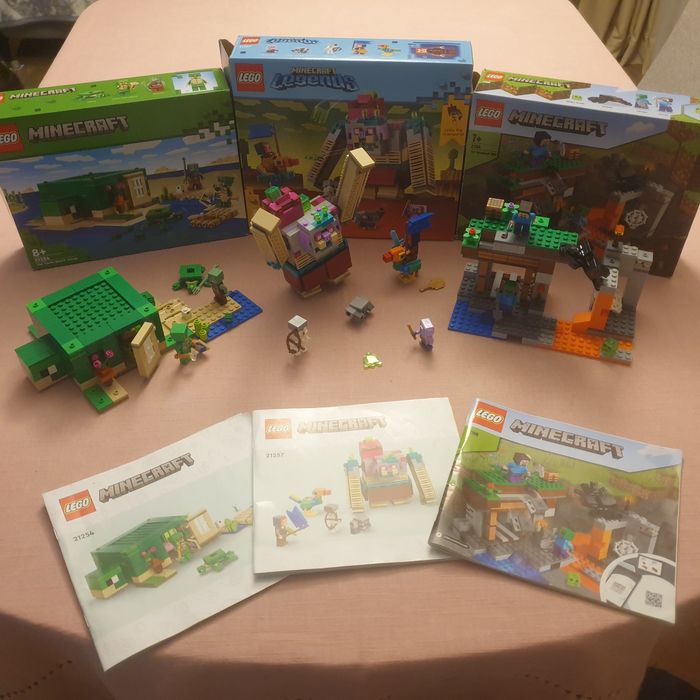 3 seturi complete Minecraft , condiție excelentă