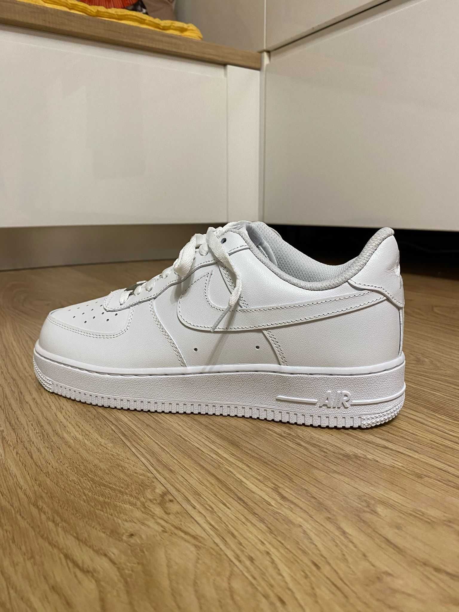 Air Force 1 albi (noi)