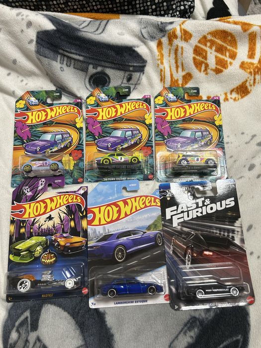 Lot Hot Wheels (41 buc )