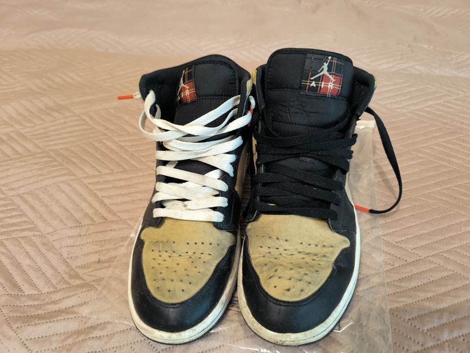 Air Jordan 1 Mid "Tartan Swoosh"
Tartan Swoosh