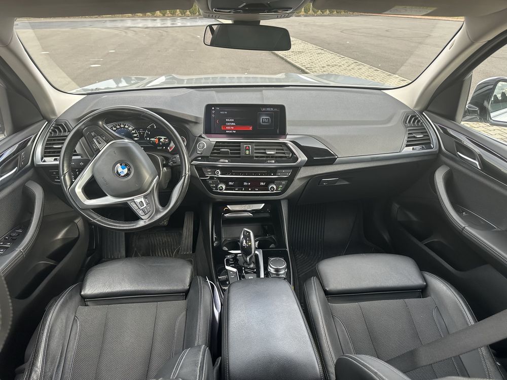 BMW X3 an 2019 masina este fulll