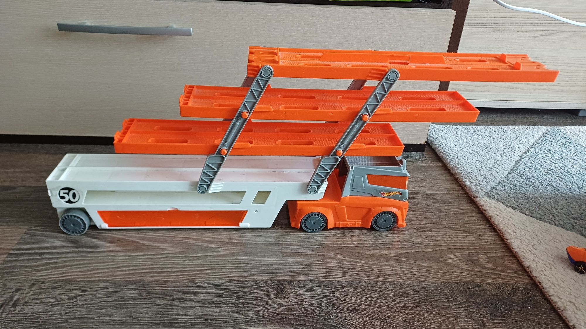 Писти hot wheels и автовоз hot wheels