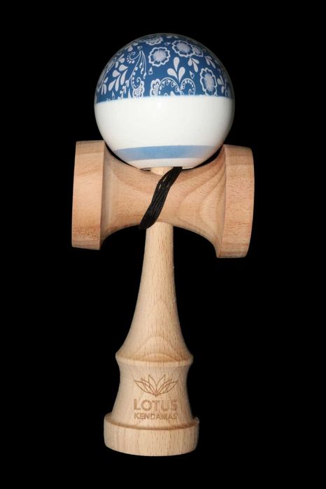 Kendama Lotus Bloom Shape - base hole balance & sticky clear paint