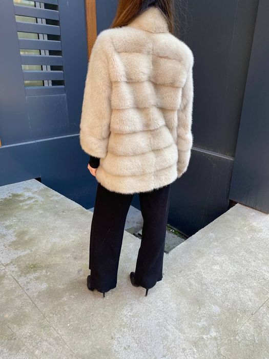 Норковая пушистая,очень теплая шуба трансформер.