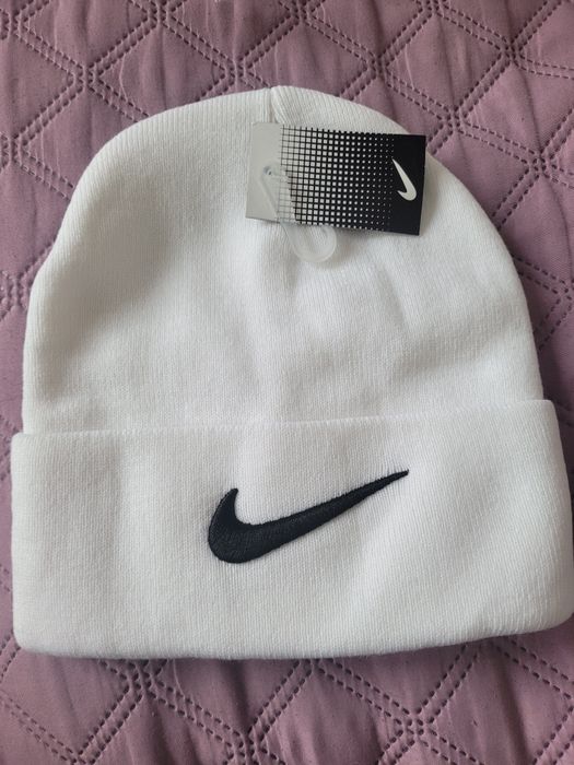 Зимняя шапка Nike