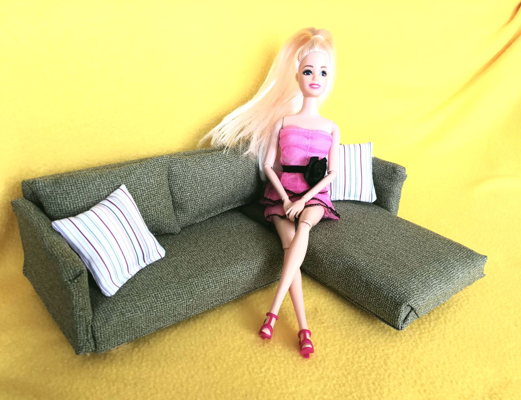 Мини диван за кукла Барби,  обзавеждане за къщи за кукли