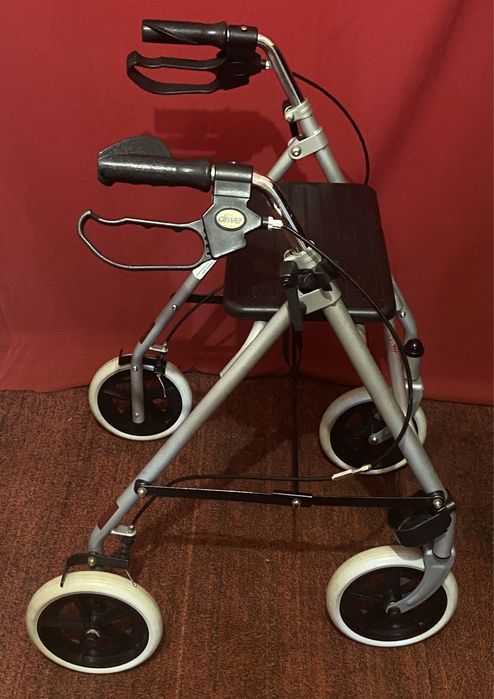 Cadru cu roti pliabil Rolator