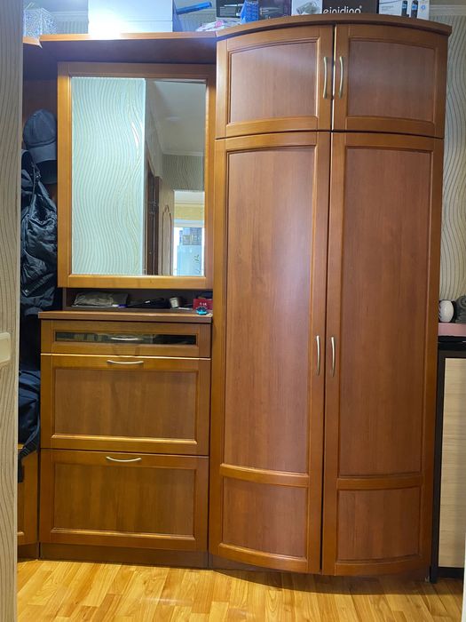 Продам прихожую.