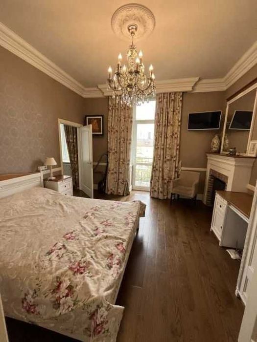 Дава се под наем Двустаен апартамент в София, Център - 65 кв.м за 408 € - Снимка #1