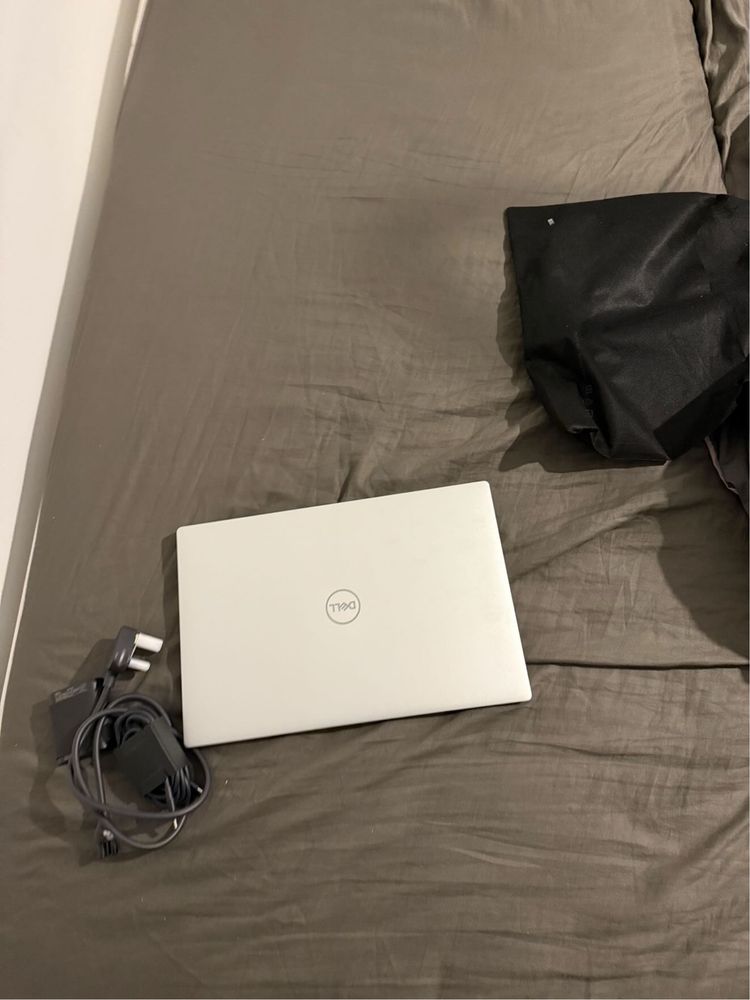 Dell XPS 14 – Ultra 7 / 32GB RAM / 1TB SSD – Чисто нов.