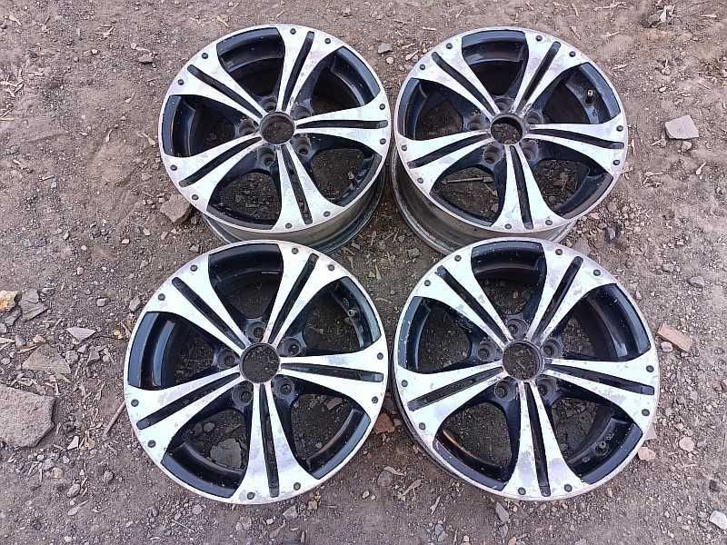 Продам легкосплавные диски на автомашину Mercedes