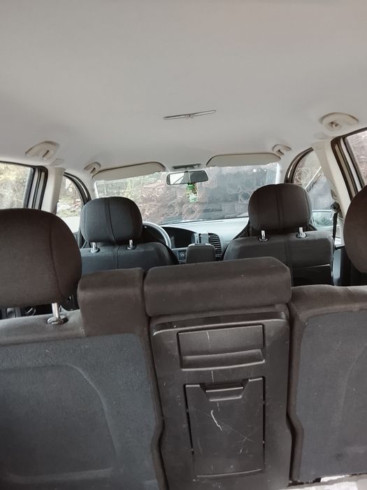 Продавам Опел Зафира