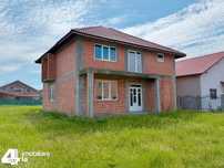 Vând/schimb casă nouă la roșu în Livada, 4 dormitoare, teren 600 mp