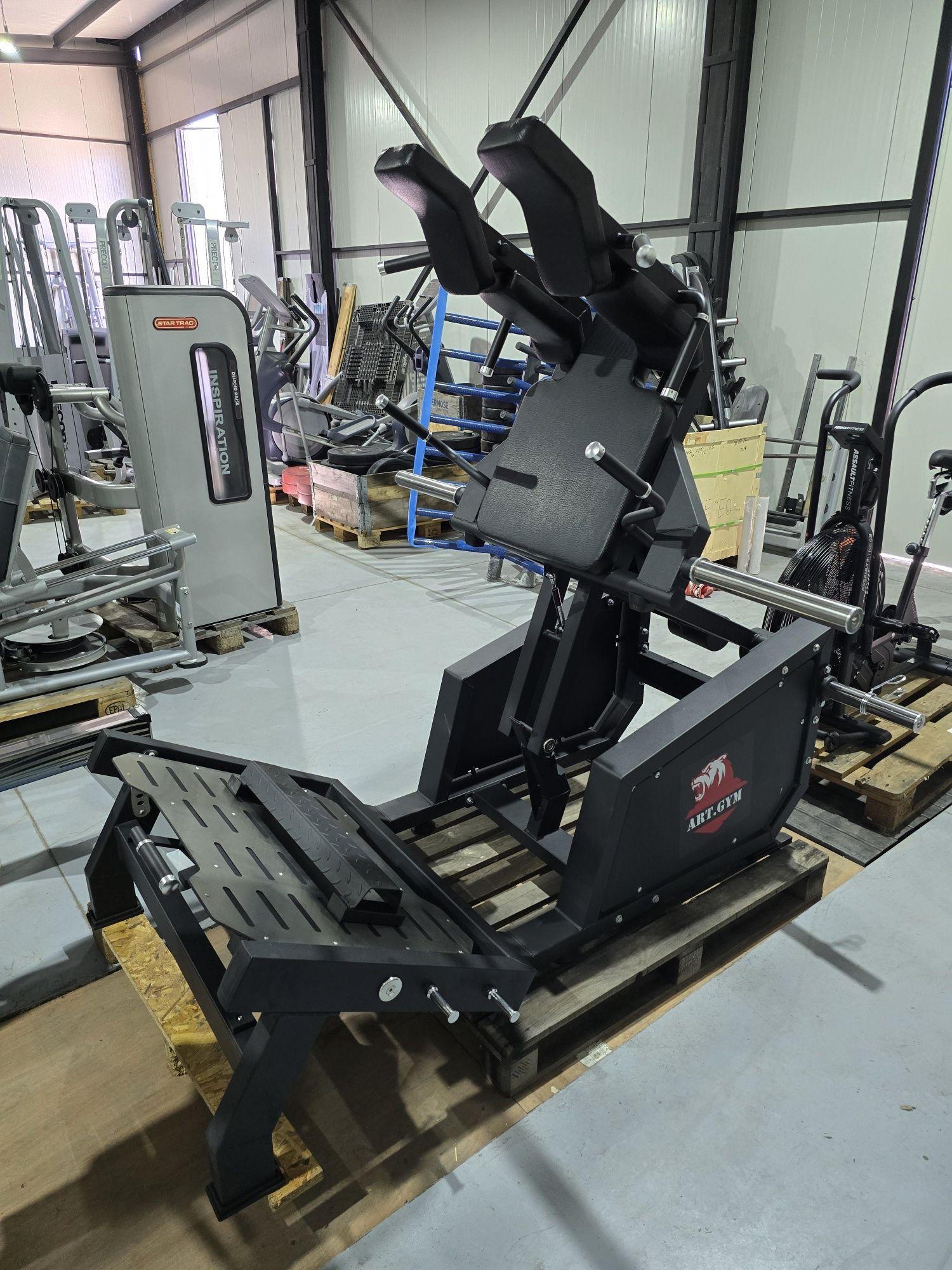 V- squat машина за клек 2 позиций на работа Art gym