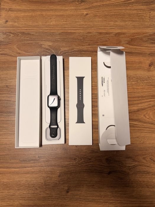 Apple watch  6. 44 mm