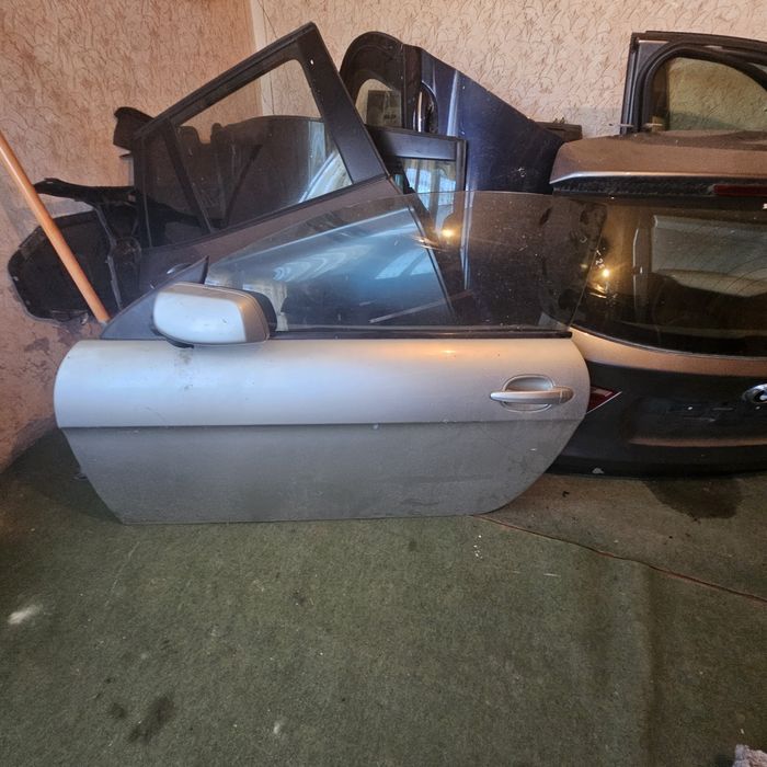 Лява и дясна врата за Бмв 6 е63 е64 
Цена на врата без огледало иначе