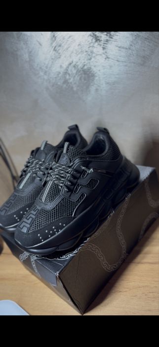 Versace chain reaction