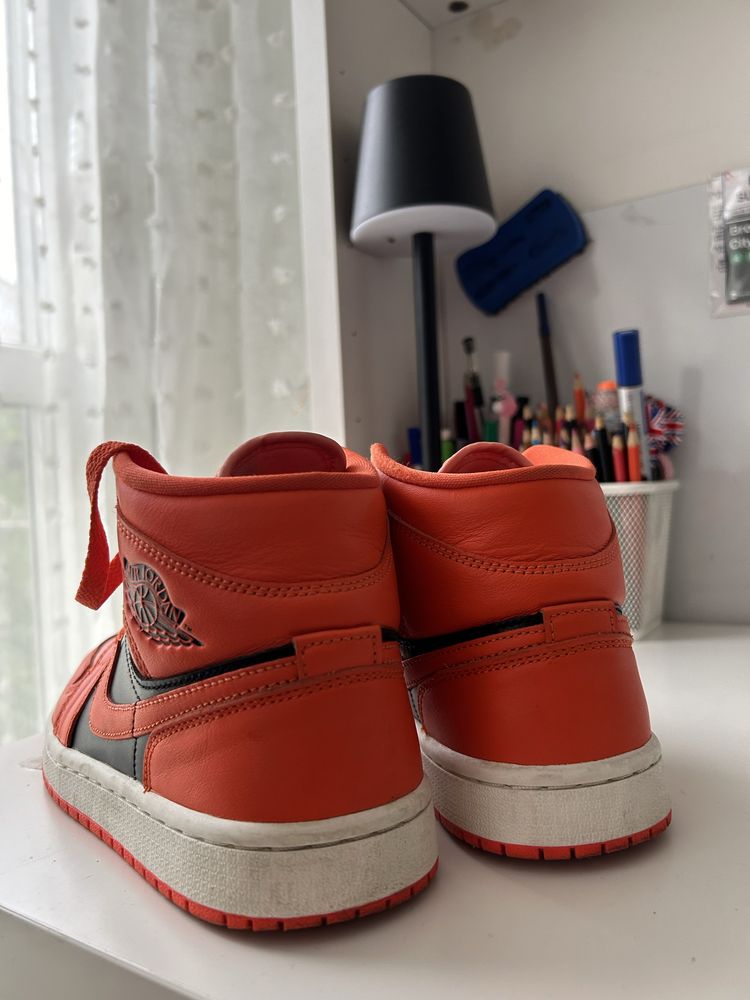 Air Jordan 1 Mid SE Rush Orange Crimson Bliss