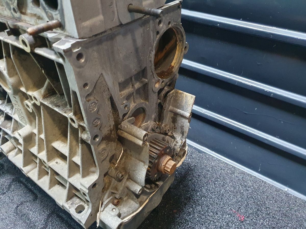 Motor complet 1.6 74KW|100HP (AKL)  VOLKSWAGEN GOLF IV (1J1) [ 1997 - 2007 ]  OEM 06A100032J / 06A 100 032 J