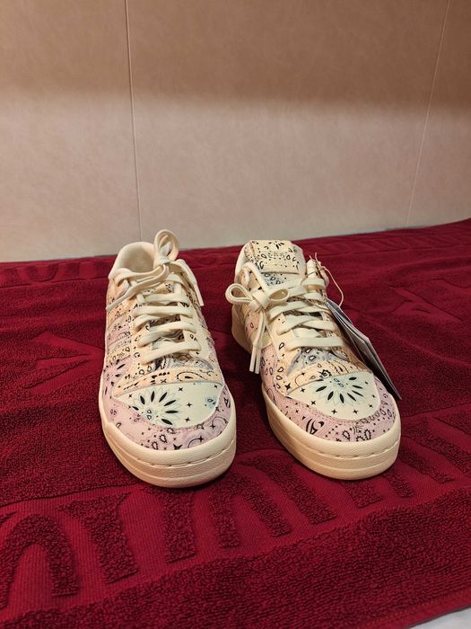Чисто нови дамски маратонки Adidas Forum 84 LOW CL