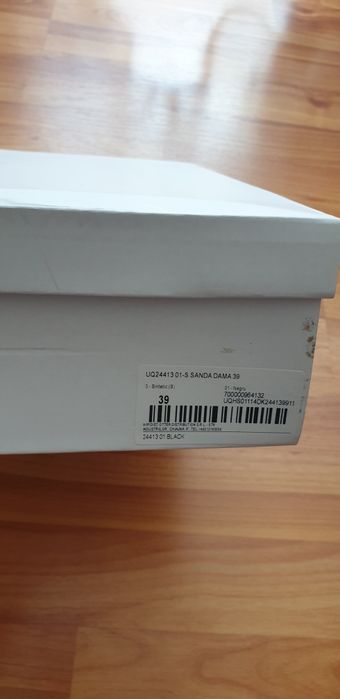 Sandale toc Dama NOI marimea 39 negre model deosebit ocazie petrecere