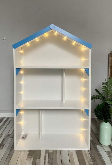 Етажерка къща за кукли