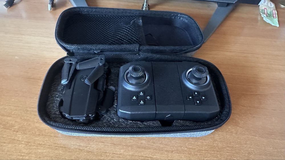 Mini drona pliabila cu  set de 3 acumulatori