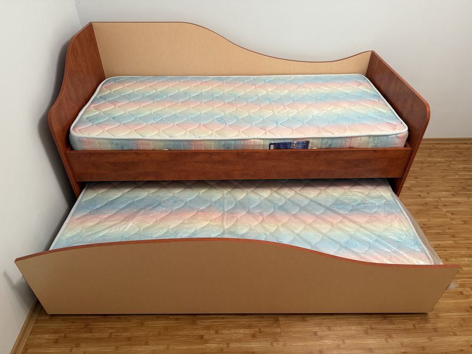 Двойно легло с два матрака. Разгъващо се