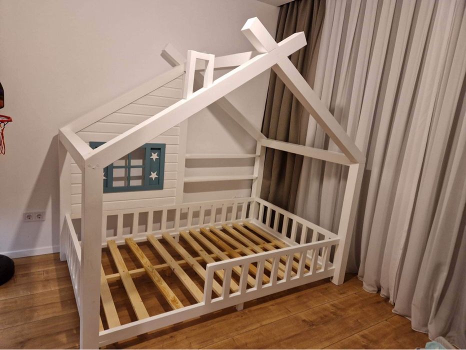 Pat casuta montessori