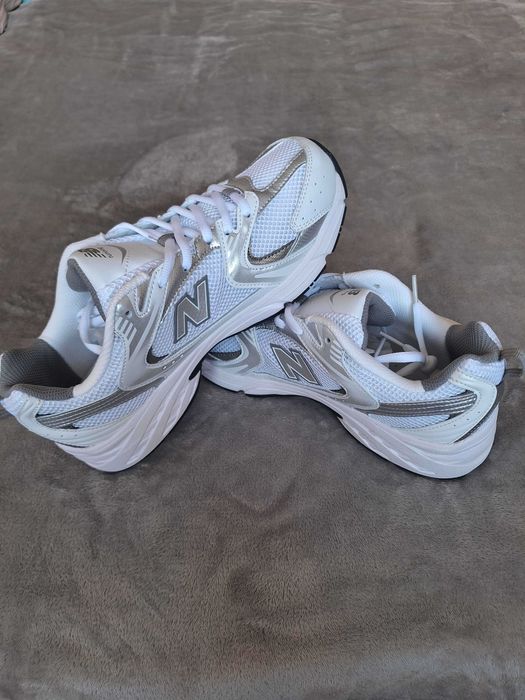 New Balance 530 Silver | White