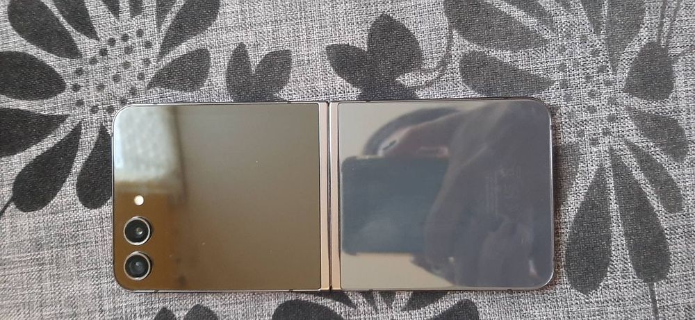 Samsung Z Flip 5