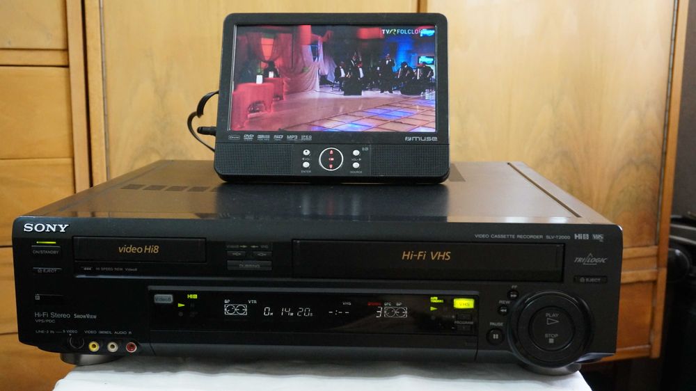 Video recorder COMBO VHS Video Hi8 Sony SLV-T2000