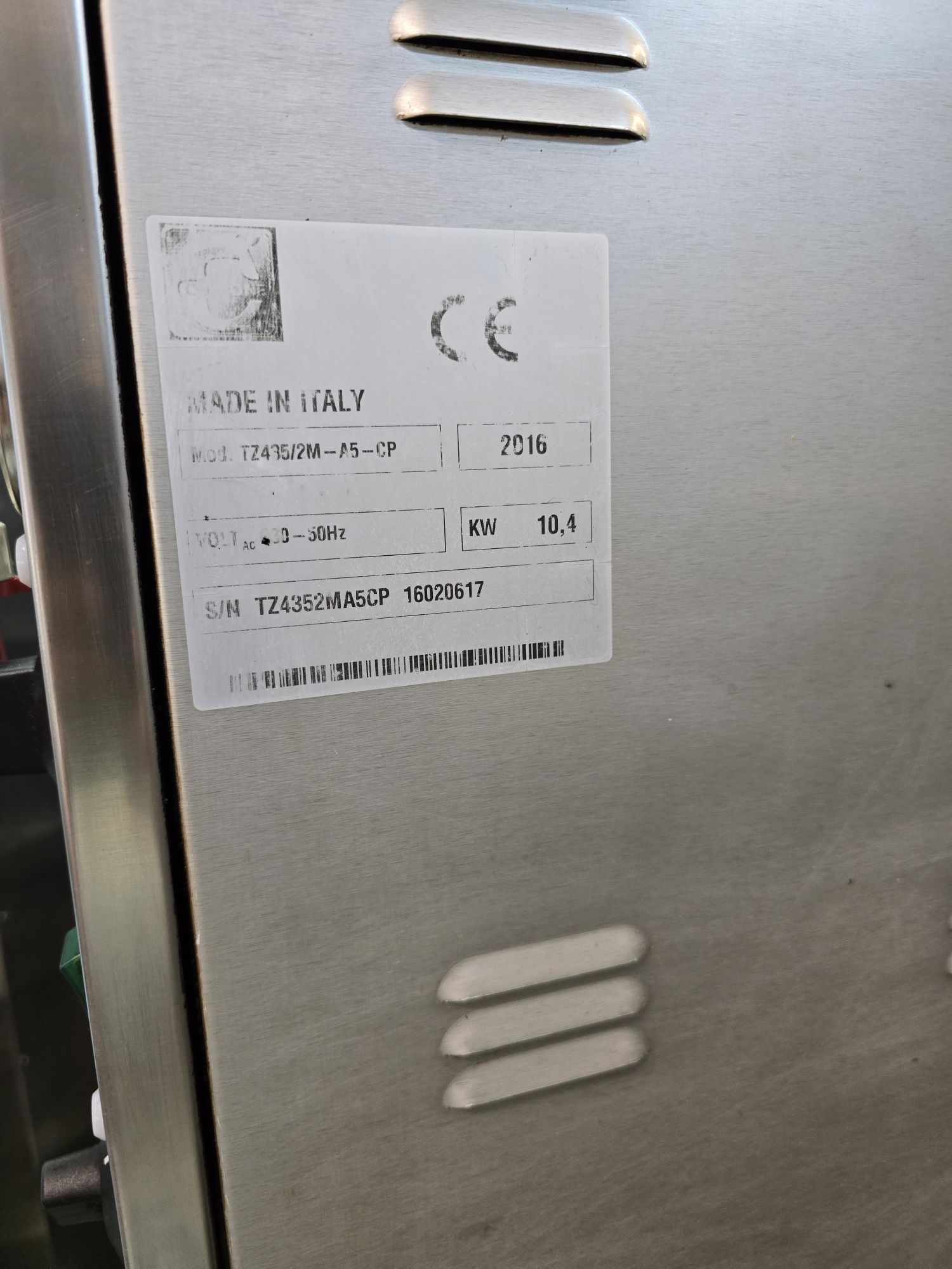 ФУРНА ЗА ПИЦА CUPPONE TZ435/2M,2022г,3500лв
