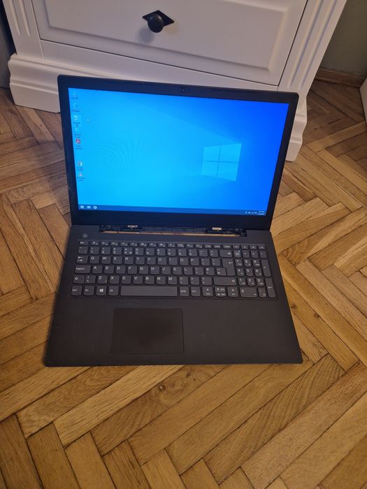 Laptop Lenovo v130