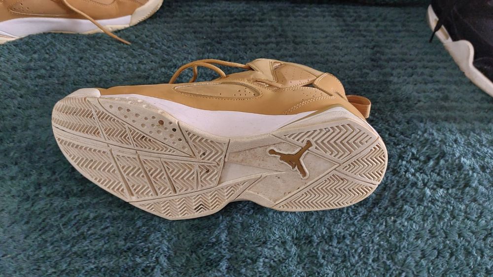 Nike Air Jordan bascheți