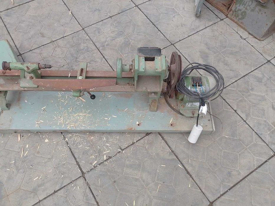 Заводской токарный станок