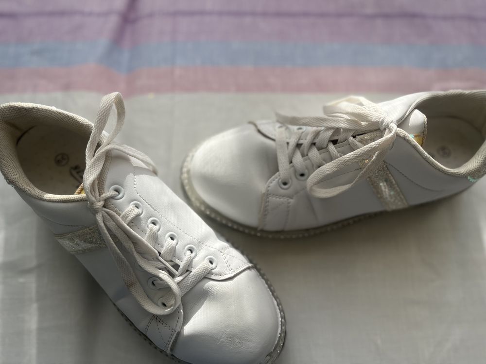 Бели обувки 39н