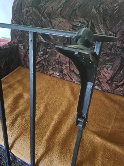 Portbagaj auto de plafon, pe barele transversale longitudinale