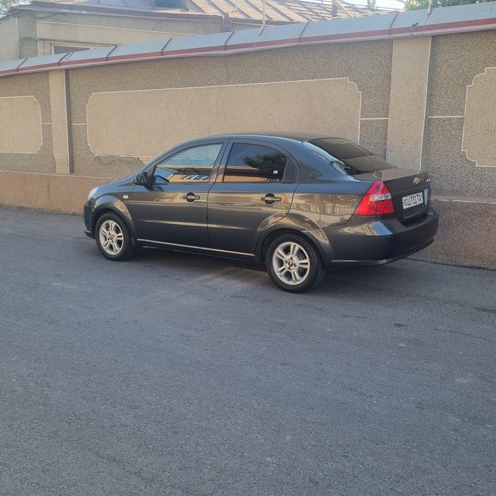 Автомобиль Нексия3