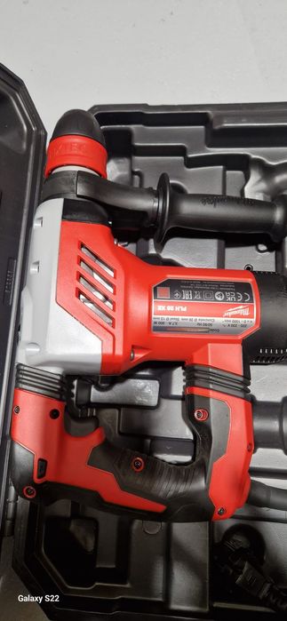 Milwaukee rotopercutor pe acumulator,curent