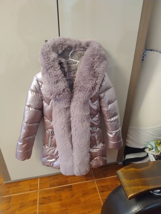 Vând geaca fete 12 ani