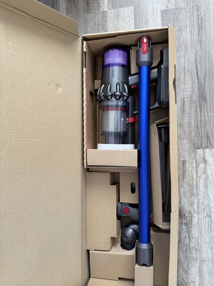 Aspirator Dyson v11