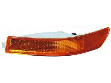 Поворотник в бампер Тойота Камри 10/ Toyota Camry 10