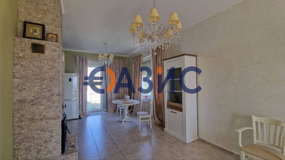 Къща с парцел и басейн, Чолакова Чешма, 212м.кв., цена 349000 евро