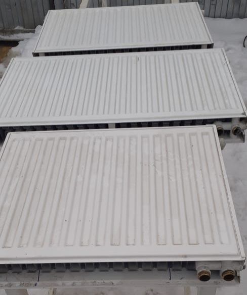 Продам радиатор отопления стальной.