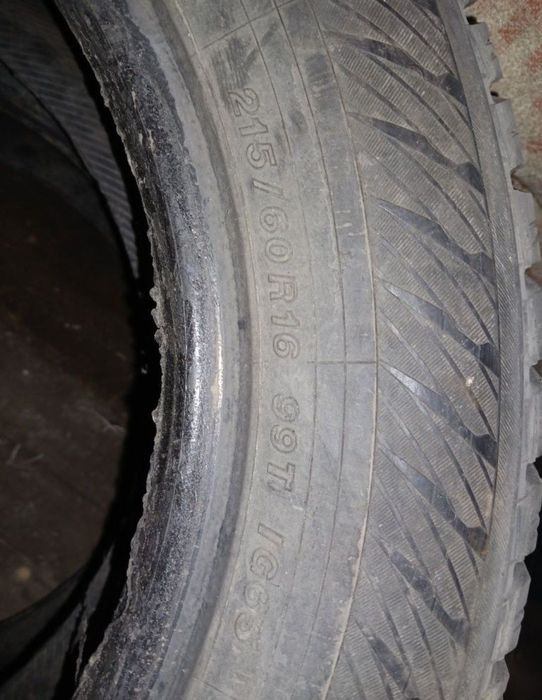 Продам зимнюю резину Yokohama 215/60 16 цена за пару