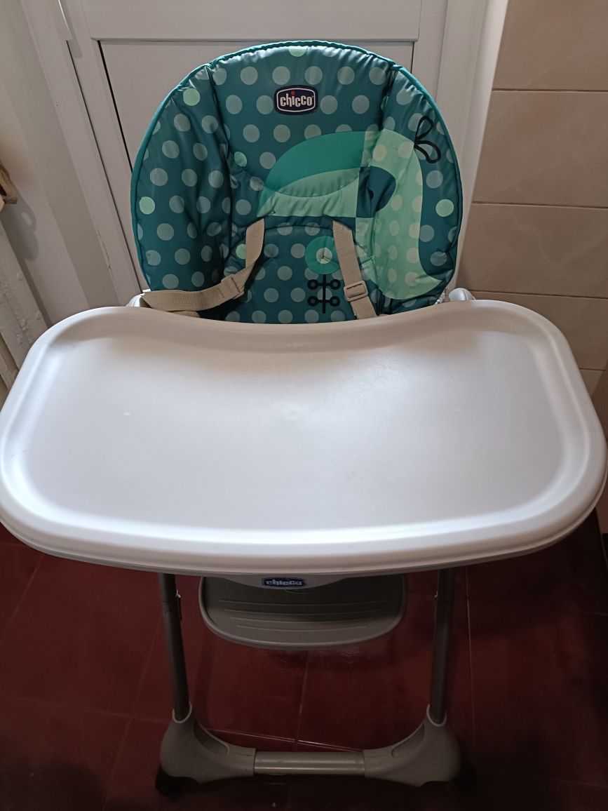 Vând scaun de masa Chicco 2 în 1