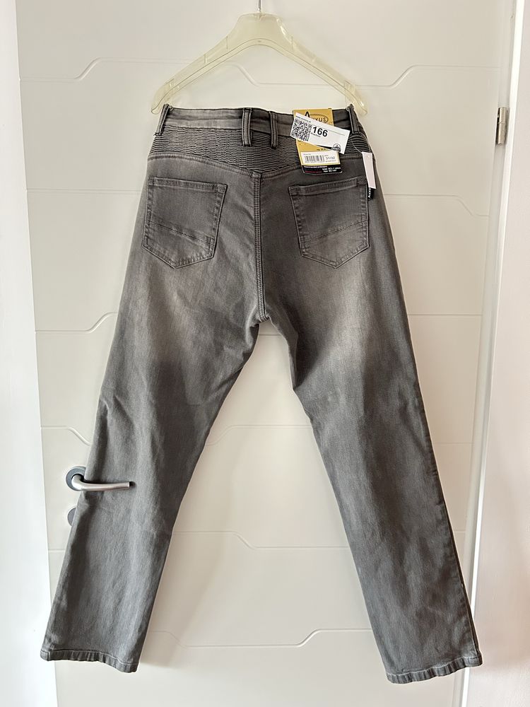 Blugi Moto W31L32 Axxus Noi