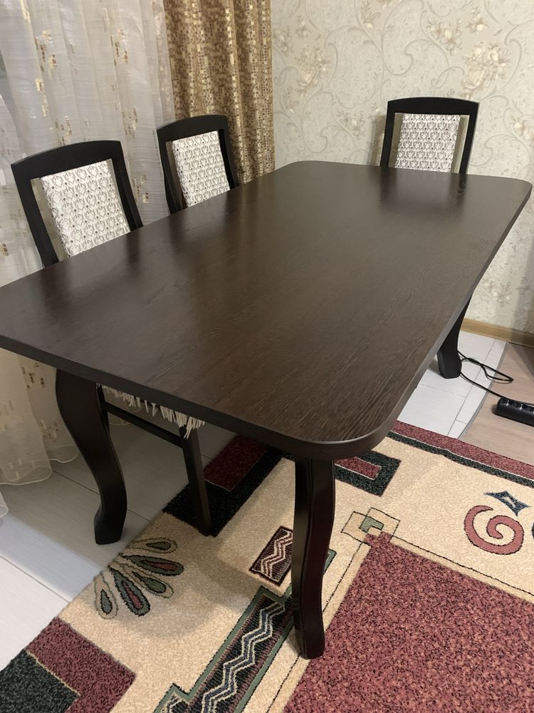 Продам стол без стульев раздвижной